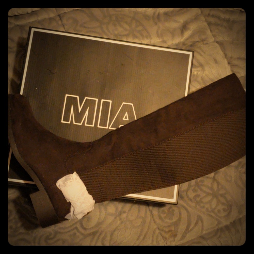 MIA brown boots